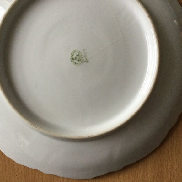 Vintage antique Leuchtenburg Germany porcelain plate gold scalloped berry floral - Picture 9 of 10